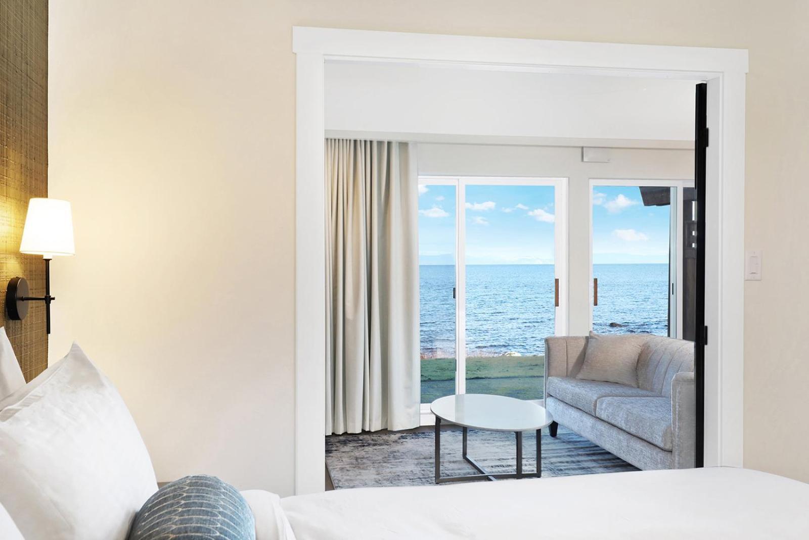Kingfisher Pacific Resort & Spa กูร์เตอเนย์ ภายนอก รูปภาพ
