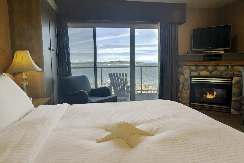 Kingfisher Pacific Resort & Spa กูร์เตอเนย์ ภายนอก รูปภาพ