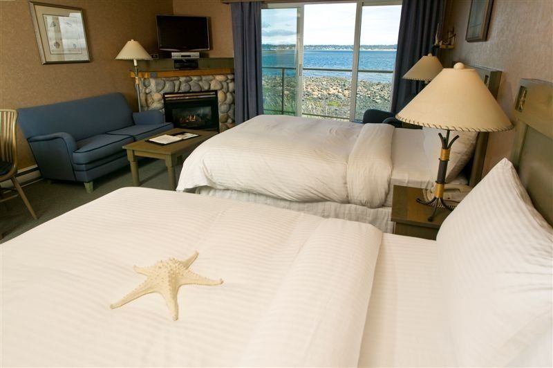 Kingfisher Pacific Resort & Spa กูร์เตอเนย์ ภายนอก รูปภาพ